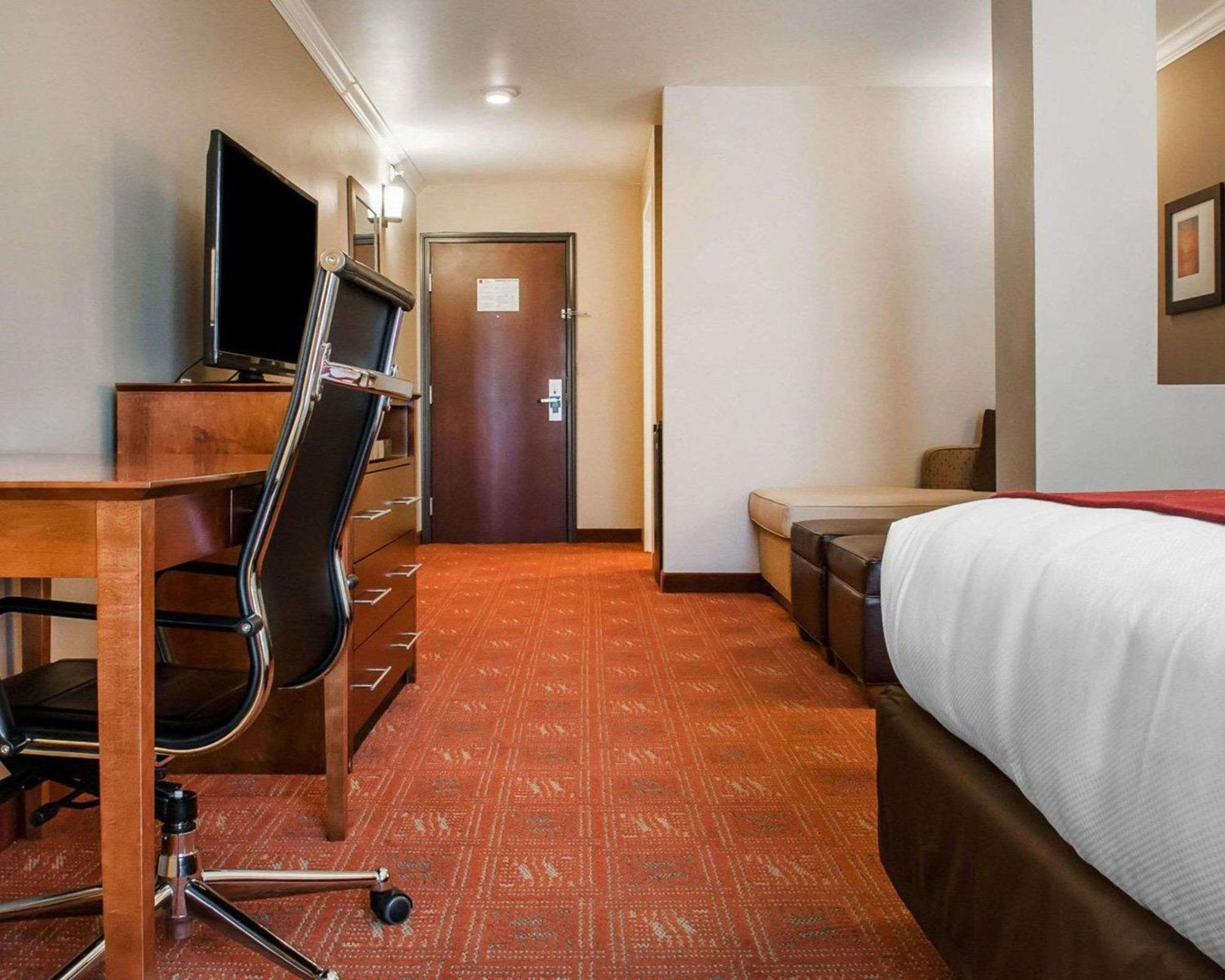 Comfort Suites פרמינגטון מראה חיצוני תמונה