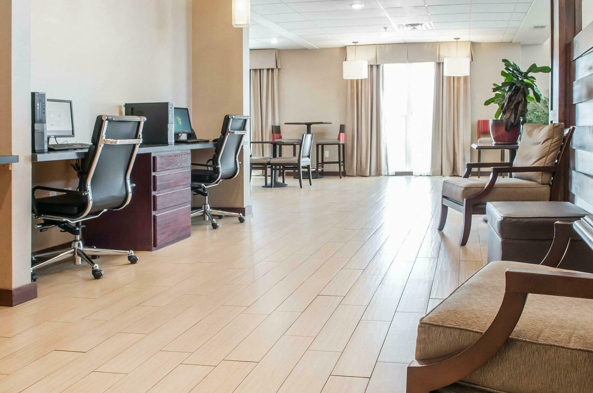 Comfort Suites פרמינגטון מראה חיצוני תמונה