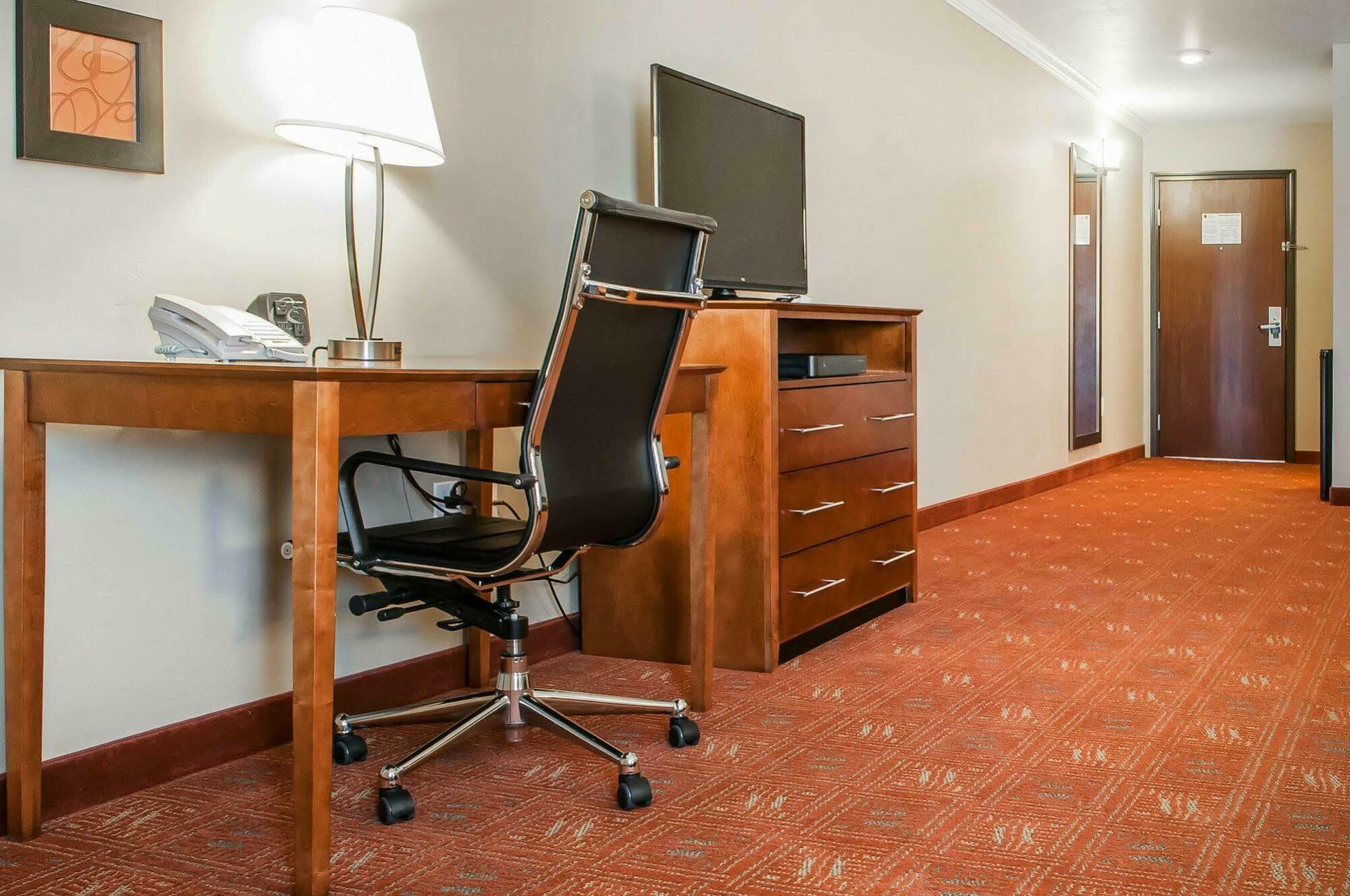Comfort Suites פרמינגטון מראה חיצוני תמונה